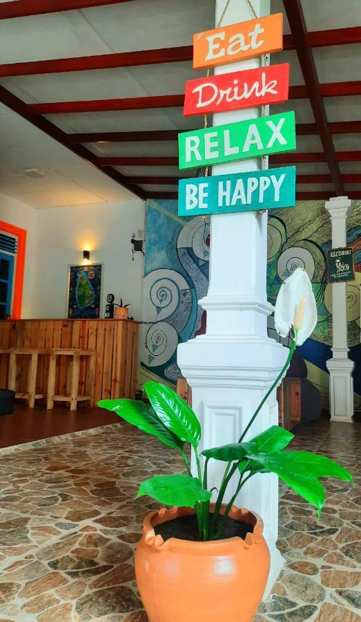 Vitamin Sea Hostel Inn Dikwella Extérieur photo